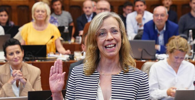 Gent Bld. Bşk. yardımcısı Evita Willaert sağlık sorunları nedeniyle görevini Filip Watteeuw’e devredecek