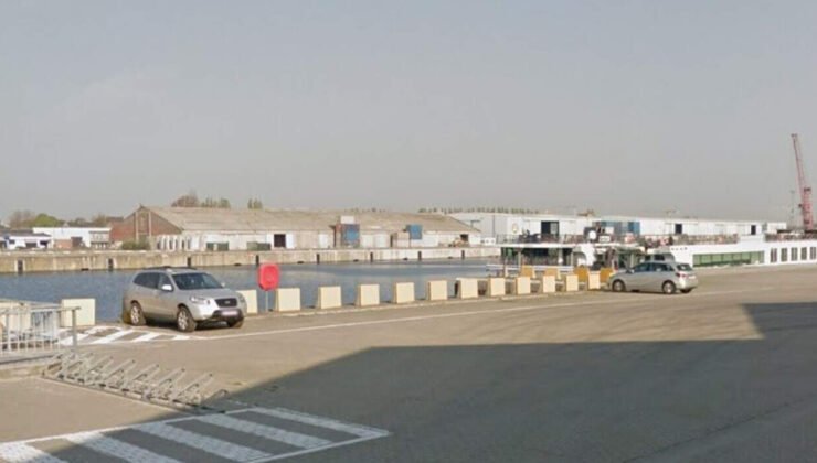 Gent limanında bir adam aracının su kanalına düşmesi sonucu hayatını kaybetti