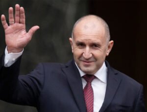 Bulgaristan’da genel seçimi eski Cumhurbaşkanı Radev birinci tamamladı