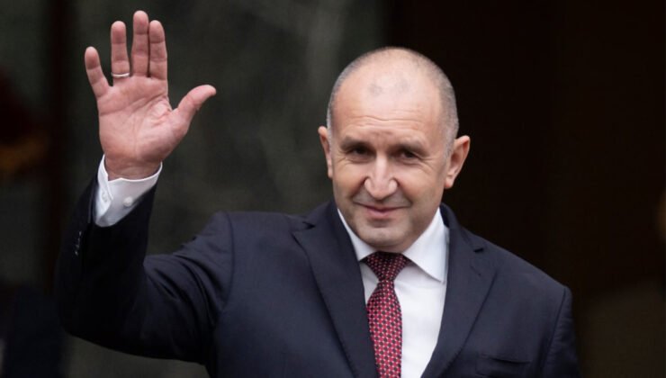 Bulgaristan’da genel seçimi eski Cumhurbaşkanı Radev birinci tamamladı
