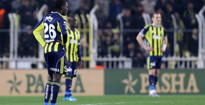 Fenerbahçe şampiyonluk yolunda Kadıköy’de büyük yara aldı