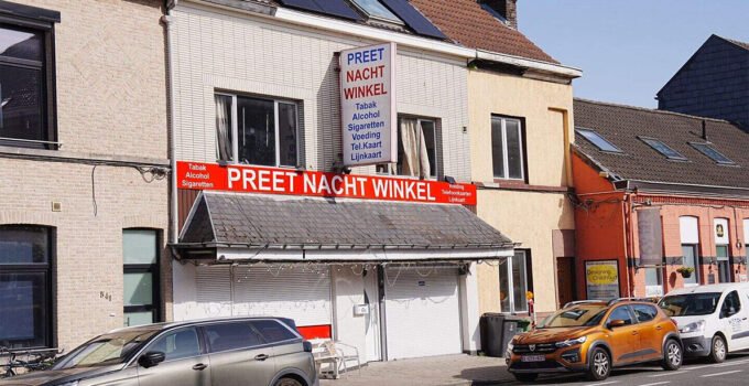 Belçika’nın Gent şehrinde kaçak elektronik sigara ele geçirilen bir gece bakkalı kapatıldı