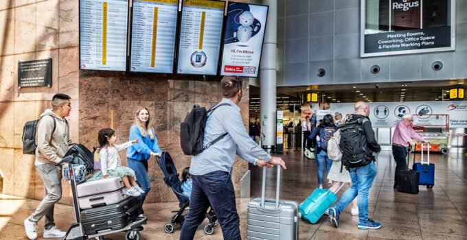 Avrupa havaalanlarında üç hafta içinde yakıtın tükenme tehlikesi bulunuyor