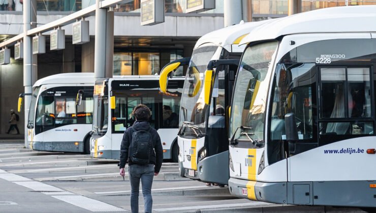 De Lijn, 1 Temmuz’dan itibaren değişikliğe giderek, kırktan fazla hattı iptal edecek.
