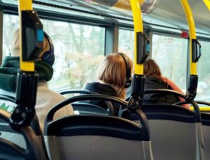 Belçika Eklo’da bir otobüste 2 yolcuyla çıkan kavgada De Lijn şoförü yaralandı