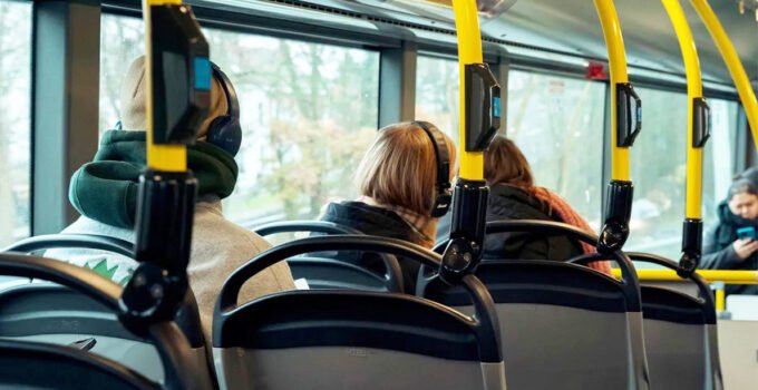 Belçika Eklo’da bir otobüste 2 yolcuyla çıkan kavgada De Lijn şoförü yaralandı