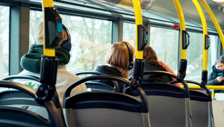Belçika Eklo’da bir otobüste 2 yolcuyla çıkan kavgada De Lijn şoförü yaralandı