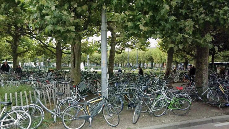 Belçika’nın Gent şehrinde üç ayda sokakağa terk edilmiş 7 bin bisiklet toplandı