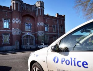 Belçika Doornik Cezaevi’nde polis kimliği şüphesi krize dönüştü