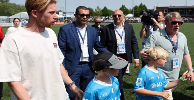 Gentli dünyaca ünlü futbolcu ‘De Bruyne Turnuvası’ Drongen’a 13 bin 500 futbolsever çekti