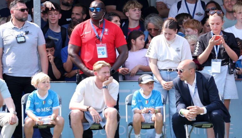 Gentli dünyaca ünlü futbolcu 'De Bruyne Turnuvası' Drongen’a 13 bin 500 futbolsever çekti