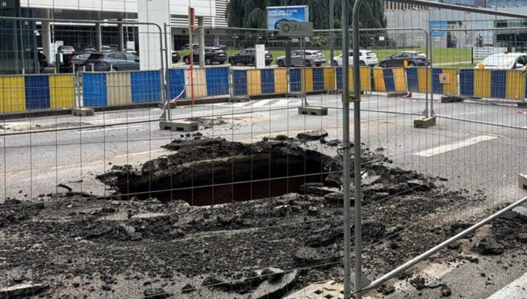 Brüksel’de yolun çökmesiyle 7 metrelik dev çukur oluştu: Trafik felç oldu