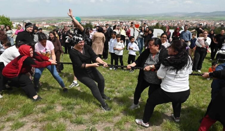 Emirdağ’da Coşkulu Kutlama: Hıdırellez ve Anneler Günü