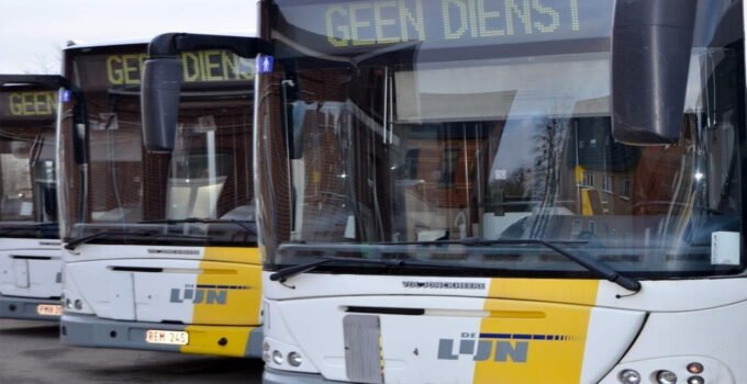 Flaman toplu taşıma şirketi De Lijn 86 elektrikli otobüsü seferden çekti