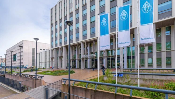 Hollanda’da 12 hastane çalışanı önleyici karantinaya alındı