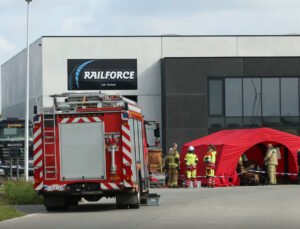 Belçika Lokeren’de Feci Kaza: Bir işçi Forkliftin altında kalarak hayatını kaybetti