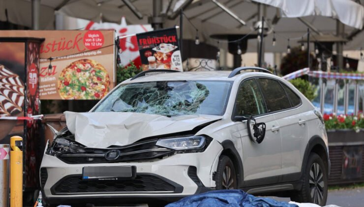 Almanya’da Otomobil Dehşeti: İki Kişi Öldü, Sürücü Tutuklandı