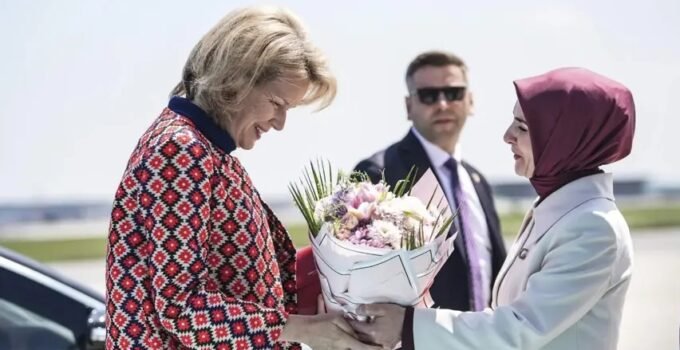 Belçika Kraliçesi Mathilde Türkiye’de : Kraliçe Mathilde’yi Bakan Göktaş karşıladı