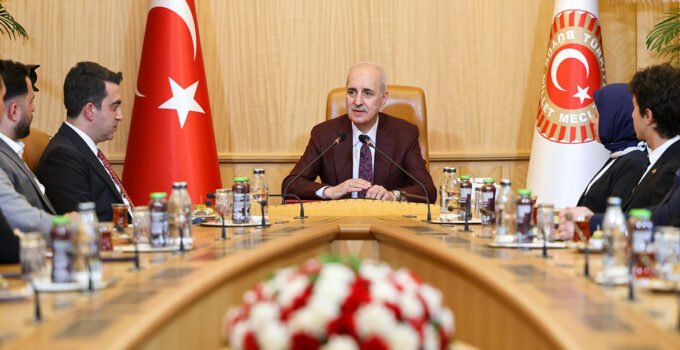 TBMM Başkanı Kurtulmuş, Yurt Dışındaki Genç Sivil Toplum Kuruluşu Temsilcilerini Kabul Etti