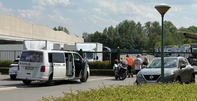 Belçika Grimbergen’deki Krëfel Genel Merkezi Soyuldu: Çalışanlar Rehin Alındı