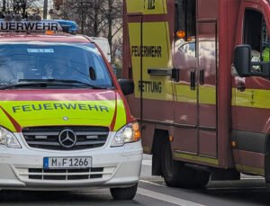 Almanya’da on binlerce kişi elektriksiz kaldı: Kundaklama şüphesi
