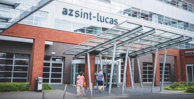 Gent AZ Sint-Lucas Hastanesi’nde iki hemşirenin gece nöbetinde telefonları çalındı