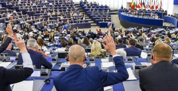 Avrupa Parlamentosu’nun Türk Silahlı Kuvvetlerine yönelik, Kıbrıs konulu kararına tepki gecikmedi