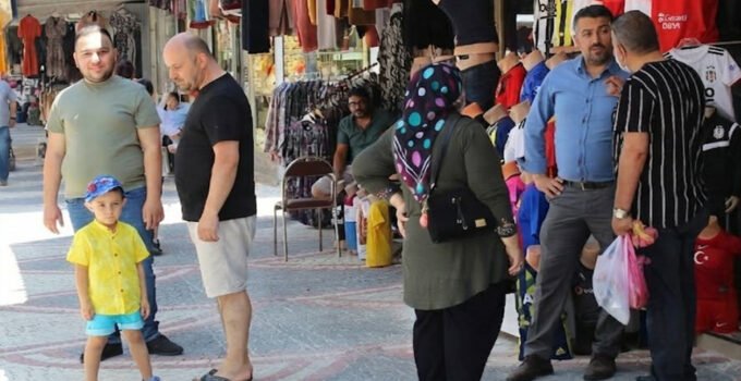 Emirdağ’da gurbetçi bereketi : İlçe gurbetçilerle hareketlendi