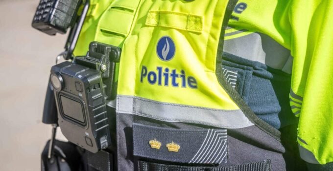 Belçika’nın Gent şehrinde hırsızlar, polis deposundaki elektrikli scooterları çaldı