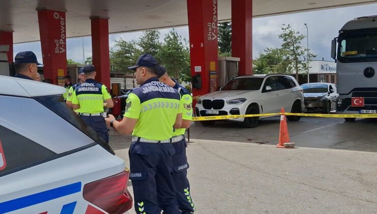 Gurbetçi sürücü akaryakıt istasyonunda tartıştığı iki kardeşe kurşun yağdırdı