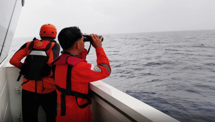 Hollandalı ve Belçikalı turistlerin içinde olduğu tekne kayboldu