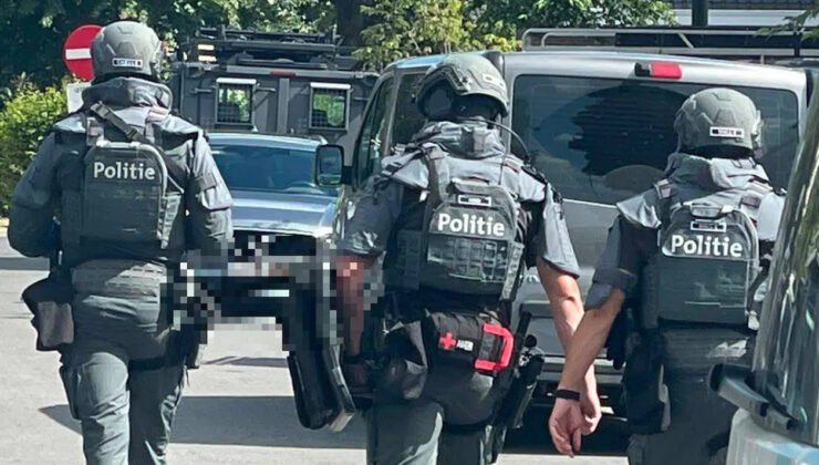 Belçika Kurne’de büyük polis operasyonu : Özel harekat ekipleri bir evi kuşattı