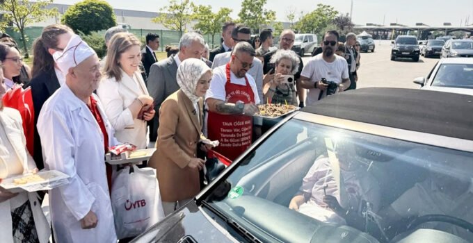 Bakan Göktaş Kapıkule’de Gurbetçileri Karşıladı