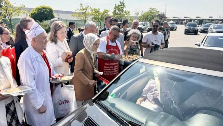 Bakan Göktaş Kapıkule’de Gurbetçileri Karşıladı