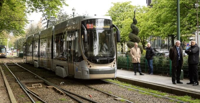 Brüksel’de tramvayda bir kadına yardım etmek isterken darbedilen 54 yaşındaki adam yaşamını yitirdi