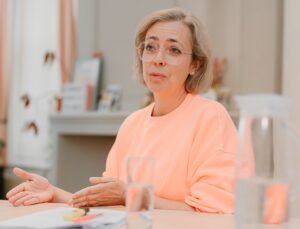 Gent’in eğitimden sorumlu belediye başkan yardımcısı 4 ay aranın ardından görevine dönüyor