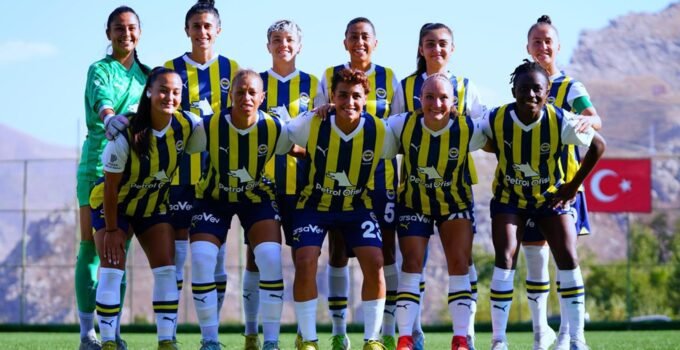 Belçika Fenerbahçe Gönüllüler Platformu’ndan Fenerbahçe Kadın Futbol Takımı’na Coşkulu Karşılama