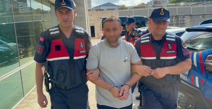 Fransa’dan memleketine gelen gurbetçi, amcasını tabancayla vurarak öldürdü