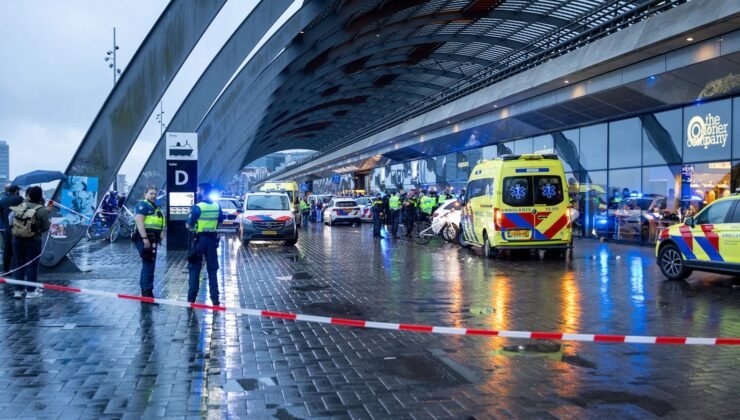 Hollanda’nın Başkentinde Bıçaklı Saldırı : 4 Kişi Yaralandı