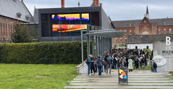 Gent’teki 3 Richtpunt okulu bomba ihbarı ve silahlı saldırı tehdidi üzerine tahliye edildi