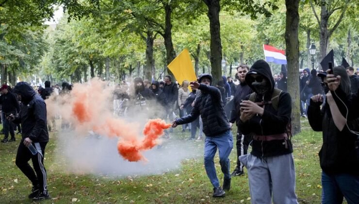 Hollanda’da olaylı aşırı sağcı gösteriye polis müdahalesi