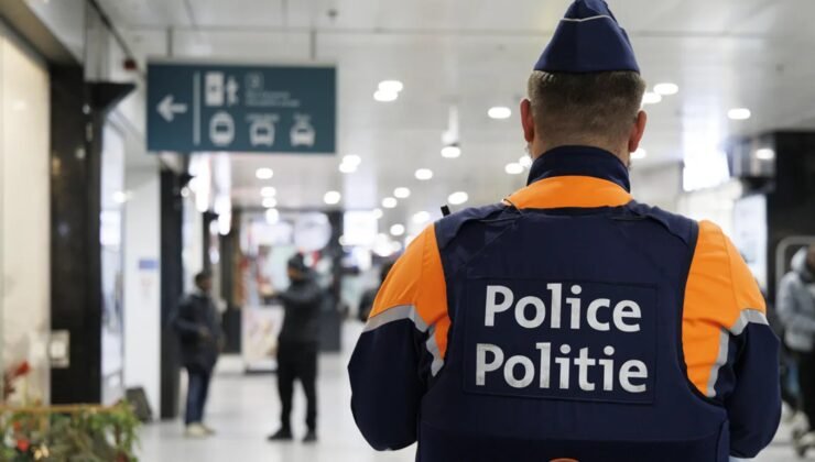 Brüksel tren istasyonunda 23 yaşındaki Faslı şüpheli dolu kalaşnikofla yakalandı