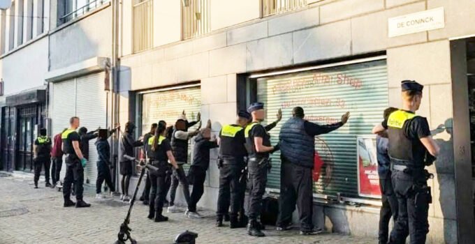 Belçika Anvers polisinin yeni güvenlik uygulaması tartışma yarattı