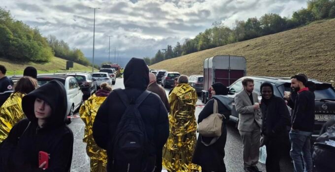 Belçika’da E25 Otoyolunda Bomba Alarmı: Yol çift yönlü tarfiğe kapatıldı