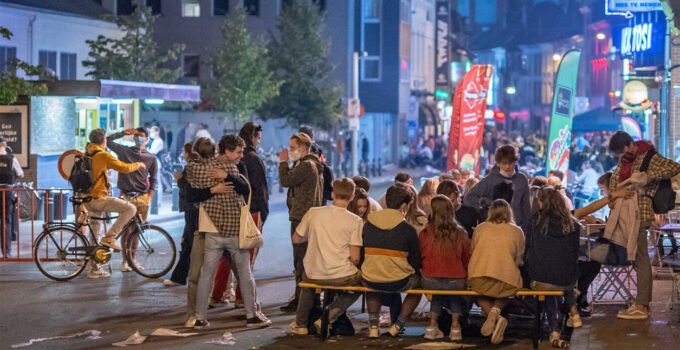 Gent şehrinde tuvalet sırası kavgası mahkemeye taşındı