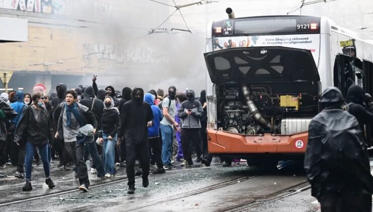Brüksel’de şiddet olayları sendika gösterisinin önüne geçti