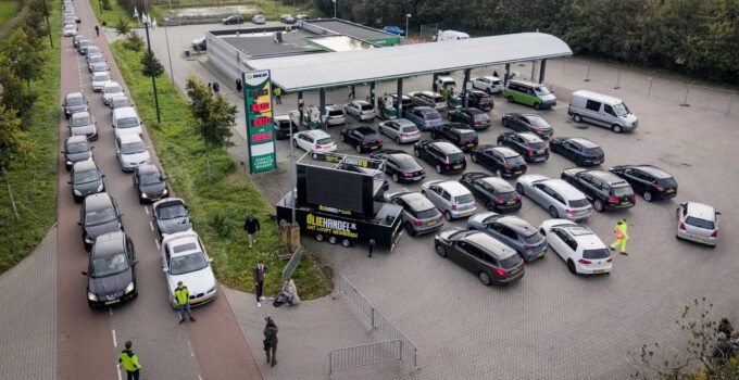 Hollanda’da 1 euroluk yakıt kampanyası kaosa neden oldu